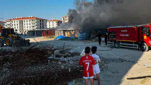 Konya'da şantiye alanındaki konteynerlerde yangın