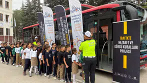 Konya'da Nezaket Otobüsü bu yıl da öğrencilerle buluştu