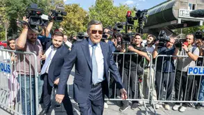 Melih Gökçek’in oğlu ve gelini ifade vermek üzere adliyeye geldi