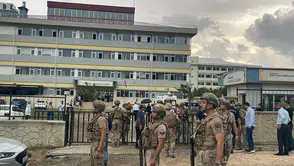 Lisede korku dolu anlar: Silahla vurulan öğretmen öldü