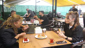 Bu da oldu: Hamsili simit masalarda