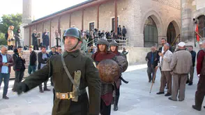 Konya'nın Sultanlar Türbesi'nde nöbet değişti: 800 yıldır ayakta