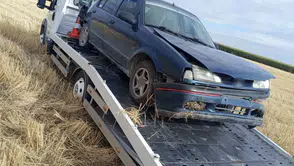 Konya'da kontrolden çıkan otomobil şarampole devrildi: 2 yaralı