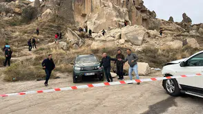 Korkulan oldu!  Kapadokya'da peribacası yıkıldı: Ölü ve yaralılar var
