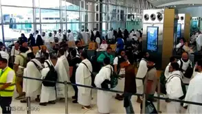 Binlerce umreciyi korku sardı: Husilerin Riyad Havaalanı saldırısı görüntüleri