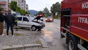Konya'da seyir halindeki otomobilde yangın paniği