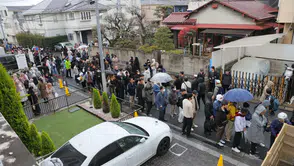 Bayram heyecanı: Cami tıklım tıklım doldu, namaz 5 defa kılındı