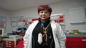 Boynunda kemoterapi, kalbinde meslek aşkı: İki farklı kanser ile mücadele eden hekim