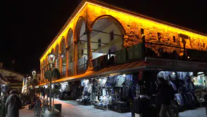 Konya'da Ramazan ayının son teravihinde camiler doldu