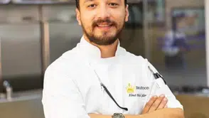 Halı saha maçında kalbine yenik düştü: Genç aşçının o anları kamerada