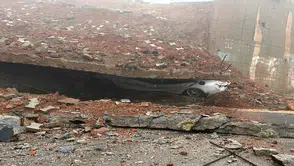 Büyük bir faciadan dönüldü: Okulun istinat duvarı çöktü