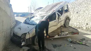 Konya yolunda feci kaza: 1'i ağır 3 kişi yaralandı