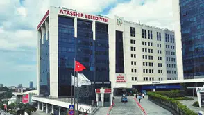 Ataşehir'de sıcak saatler: Belediyeye operasyon düzenlendi