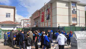 Öğrencisi okula tabanca mı getirdi: Okul karıştı