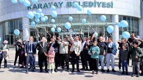 Konya'da gökyüzü şenlendi: Balonlar otizm için havalandı