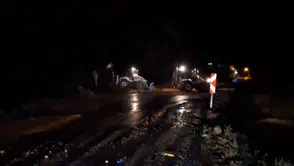 Yağışlar iki kenti esir aldı: Ulaşım sağlanamıyor