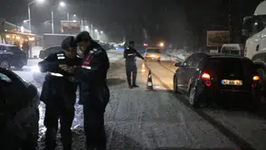 Ani kar yağışı nedeniyle bazı yollar ulaşıma kapatıldı