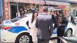 Polis çift, nikaha süsledikleri ekip otosuyla geldi