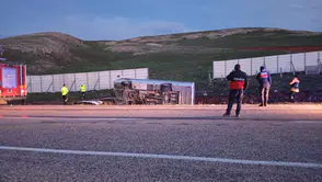 Deplasman yolunda acı kaza: 27 taraftar yaralandı