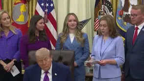 Trump, Oval Ofis’teki etkinlik sırasında uyukladı