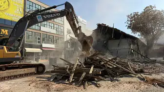 Konya'nın 68 yıllık tarihi çarşısı yıkılıyor: Sahne makinelerin