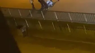 Şiddet sokaklara taştı: O genci acımasızca dövdüler