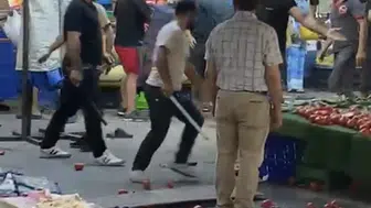Pazarcılar döner bıçaklarıyla birbirine girdi