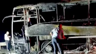 Otobüs cayır cayır yandı, şoför 31 yolcuyu kurtardı