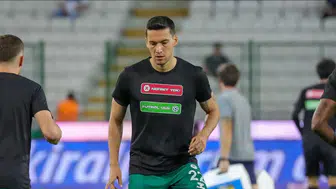 Konyasporlu Umut Nayir’den Alkış Toplayan Hareket! "Top Benden Çıktı" Dedi Taraftarın Sevgisini Kazandı