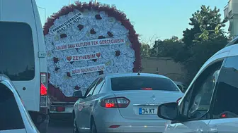 Konya yine şaşırtmadı: Çılgın aşıktan 4 metrelik buket