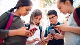 Okullarda akıllı telefon yasağı: Düzenlemeler bir bir uygulamaya konuluyor