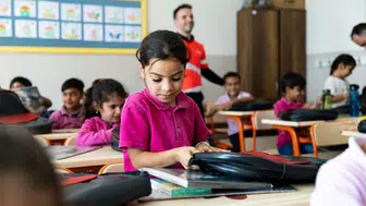 O çantalar depremzede çocukları uçuracak: THY'nin uçak koltukları okul çantası oldu