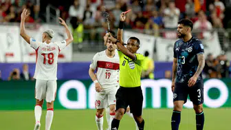 Almiron'un kırmızı kartı, FIFA Dünya Kupası'nda ilk