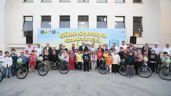 Başkan Altay “Güle oynaya camiye gel” projesi kapsamında çocukların sabah namazı coşkusuna eşlik etti