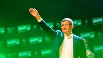 Davutoğlu siyaseti bıraktı: Gelecek Partisi kapatılıyor