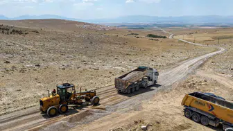 Ulaşım seferberliği başlatan Meram'da iki bağlantı yolu daha yapılıyor