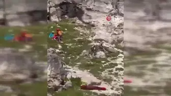 Dağda kurtarma operasyonu: Sağlık çalışanı kayalıklardan böyle yuvarlandı