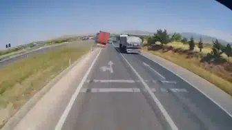Konya'da yaşanan kaza kameraya yansıdı: 1 kişi öldü, 10 kişi yaralandı