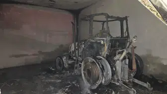 Konya'da inşaatın garajındaki traktör yandı