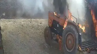 Hayalet traktör: Kendisini ve etrafındaki her şeyi böyle yaktı