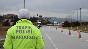 Trafikte doğru bilinen yanlışlar: Ehliyetiniz olsa da binlerce lira ceza yiyebilirsiniz