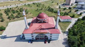 Divit kalem minareli cami görenleri hayran bırakıyor