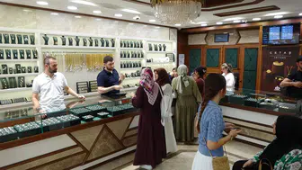 Altın yatırımcısına uyarı: Kuyumculardan altın tahmini