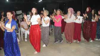Konya'da bulgur güllesi ikramıyla renkli Şalvar Gecesi