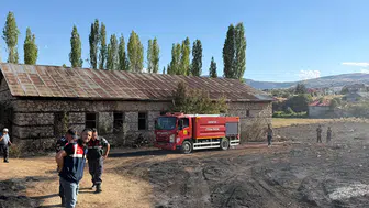 Konya'da saman yüklü kamyonda yangın çıktı