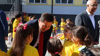 Başkan Kılca, öğrencilerin ilk gün heyecanına ortak oldu