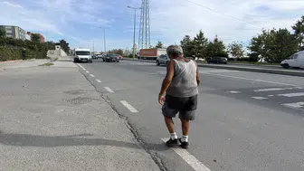 Yerli ‘Forrest Gump’: 68 yaşında, 6 yıldır günde 30 kilometre yürüyor