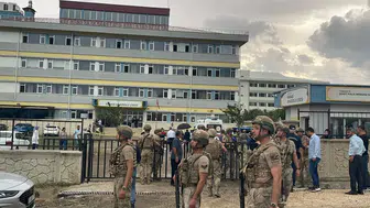 Lisede korku dolu anlar: Silahla vurulan öğretmen öldü
