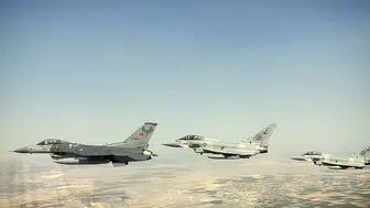 İngiliz Hava Kuvvetleri Komutanı Konya'ya gelerek uçak uçurdu