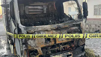 Konya'da akıllara durgunluk veren olay: Kamyonet kundaklandı
